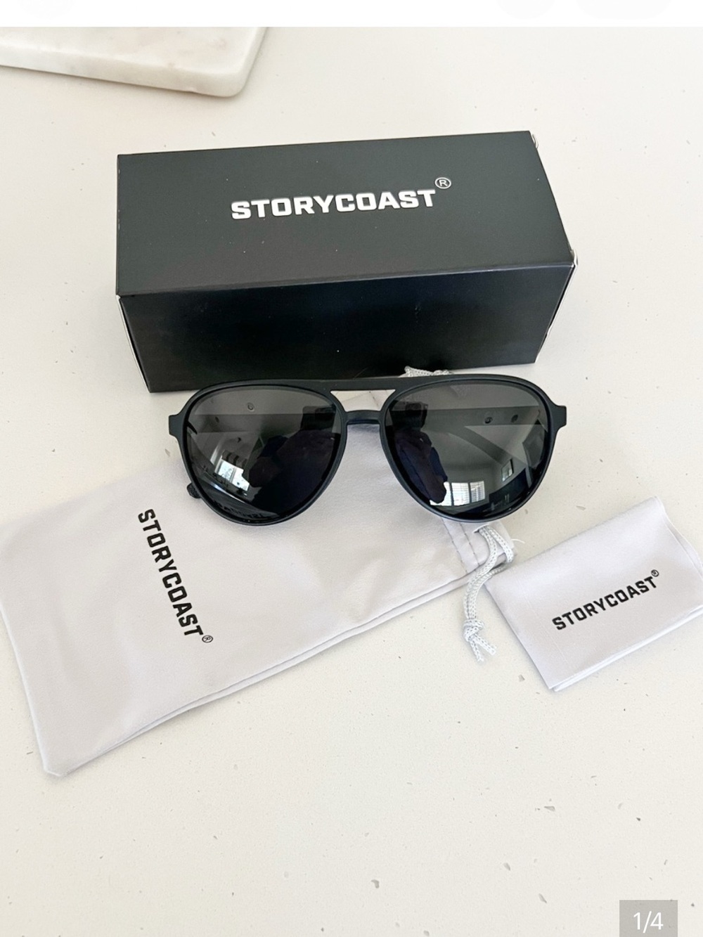 New in box Storycoast Black Men’s Polarized Aviator Sunglasses